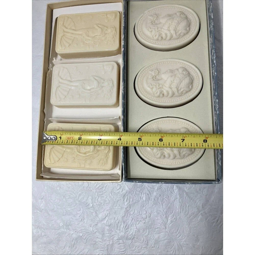 Italy SAPONIFICIO ARTIGIANALE FIORENTINO Carved Soap Bars Lot Cameo & Venus Milo